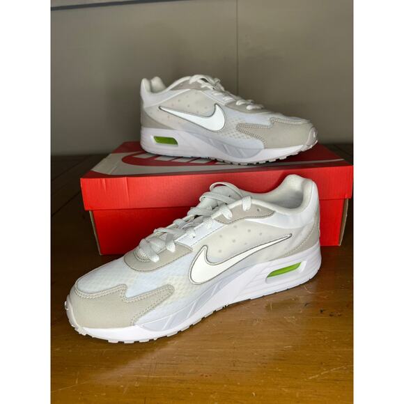 Athletic_Shoes